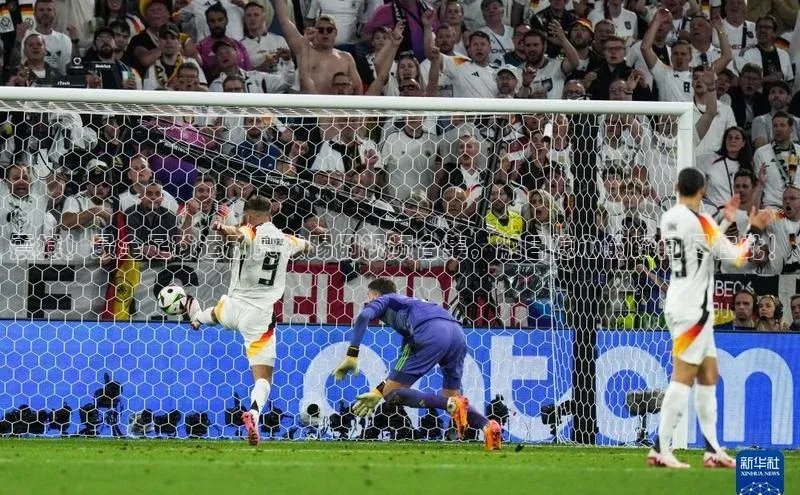 米兰体育平台赞助斯特拉斯堡W赛富乐斯